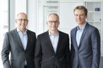Der Kunststoffspezialist Ensinger wird jetzt von drei Geschäftsführern geleitet: Klaus Ensinger (links) Dr. Roland Reber (Mitte) und Dr. Oliver Frey (rechts).