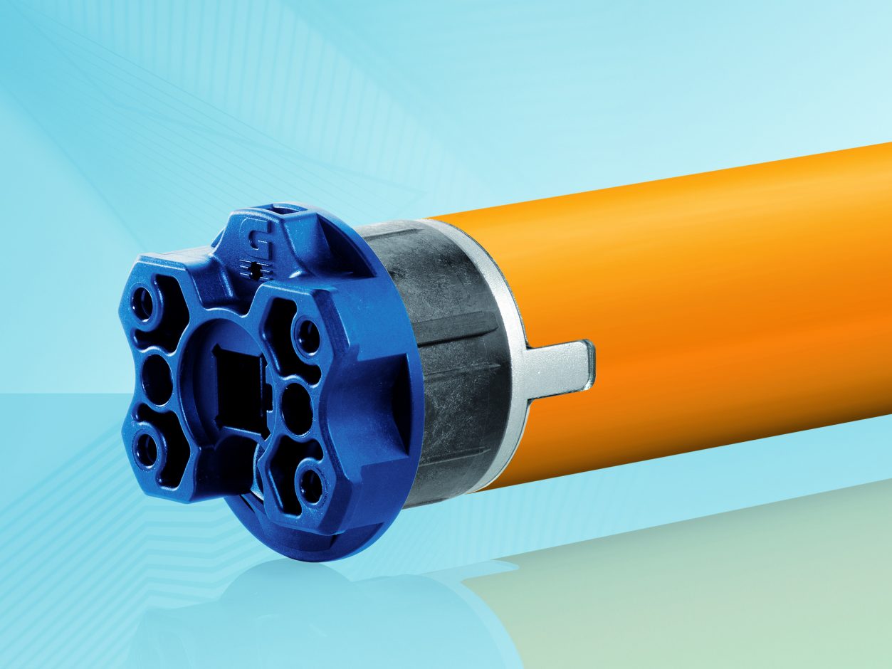 Der Antrieb SOLIDline EasyScreen von GEIGER ermöglicht eine einfache und präzise Bedienung der ZIP-Screens und schützt den Behang intelligent vor etwaigen Beschädigungen durch Wind und Witterung. Quelle: GEIGER