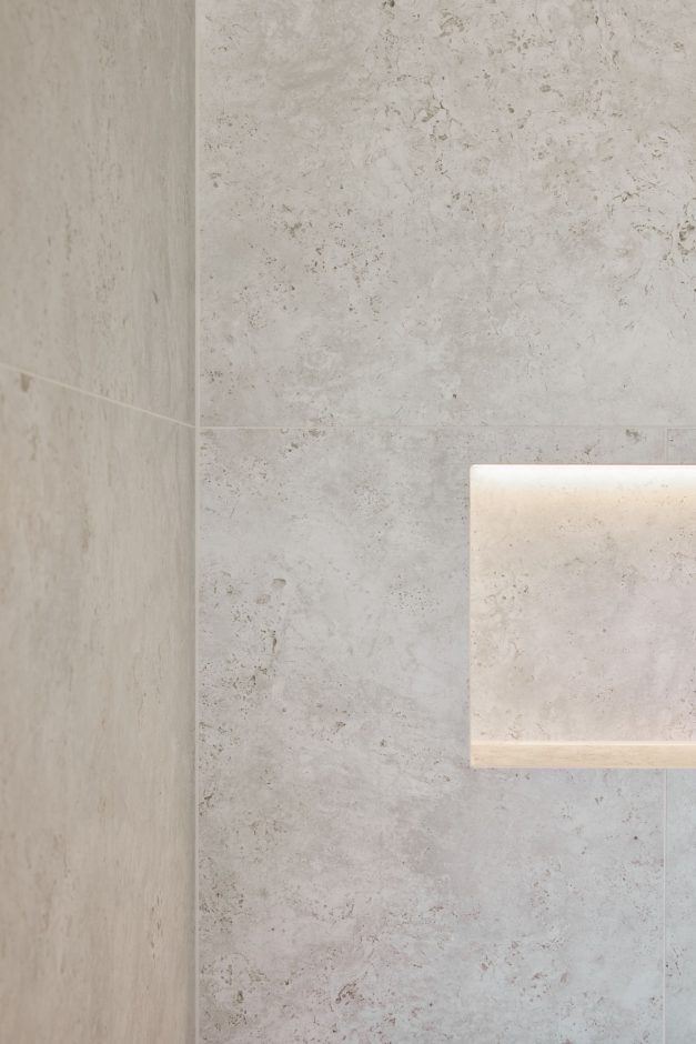 Fugenarme Flächen verstärken das Gefühl der Kontinuität. Foto: Marcel Kusch für Cosentino