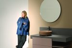 Designerin Patricia Urquiola schuf für Duravit die Bad-Serie „Balcoon“. Foto: Duravit AG